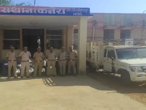 चित्तौड़गढ़ में 10 क्विंटल डोडाचूरा जब्त, तस्करों ने नाकाबंदी तोड़ी, जंगल में भागे