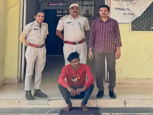 ट्रैक्टर-ट्रॉली से 340 किलो डोडा चुरा बरामद, ईंटों की आड़ में कर रहा था तस्करी