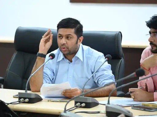 भीलवाड़ा कलेक्टर ने जारी की सतर्कता एवं सुरक्षात्मक एडवाइजरी: शादी पार्टी में ड्रोन शूट बैन, पटाखे चलाने पर रोक, ज्यादा रोशनी न करें