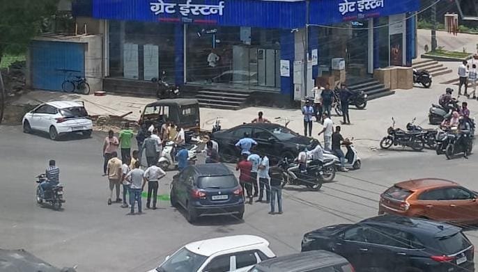 शोभागपुरा 100 फीट रोड पर हादसों का सिलसिला जारी, लोगों ने की स्पीड ब्रेकर की मांग