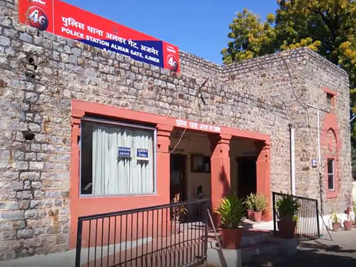 विदेशी करेंसी के नाम पर ठगी: 3.5 लाख के बदले मिले कागज, महिला और दो युवक फरार