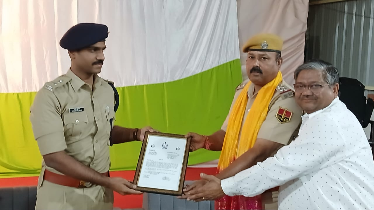 जनता से मिले सम्मान मे ज्यादा खुशी होती- एएसपी मनीष