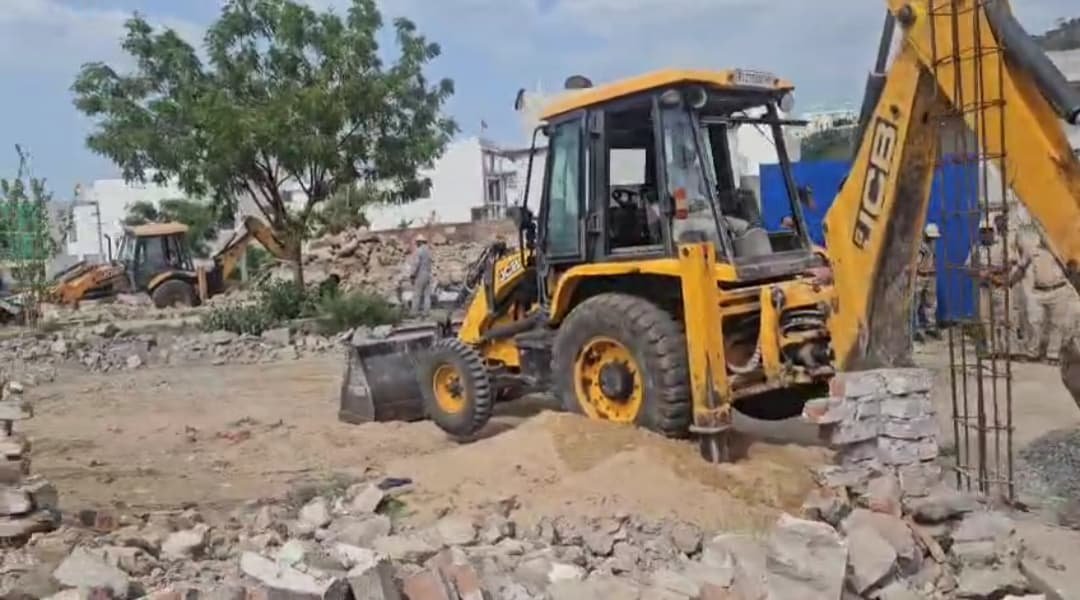 सुखेर में UDA की बड़ी कार्यवाही, 6 करोड़ रुपये कीमत की जमीन मुक्त