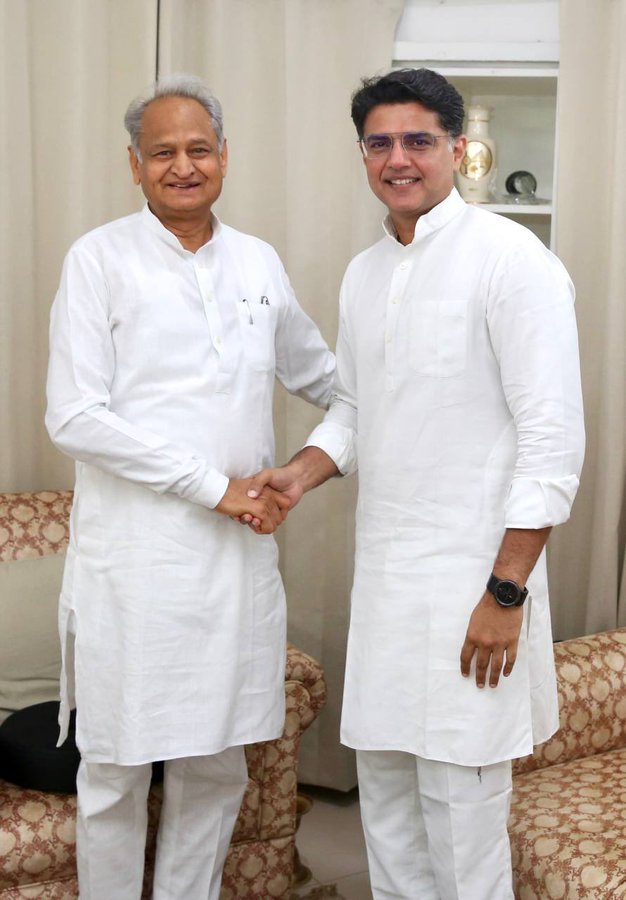 खत्म हुए गिले-शिकवे! अशोक गहलोत से मिले सचिन पायलट