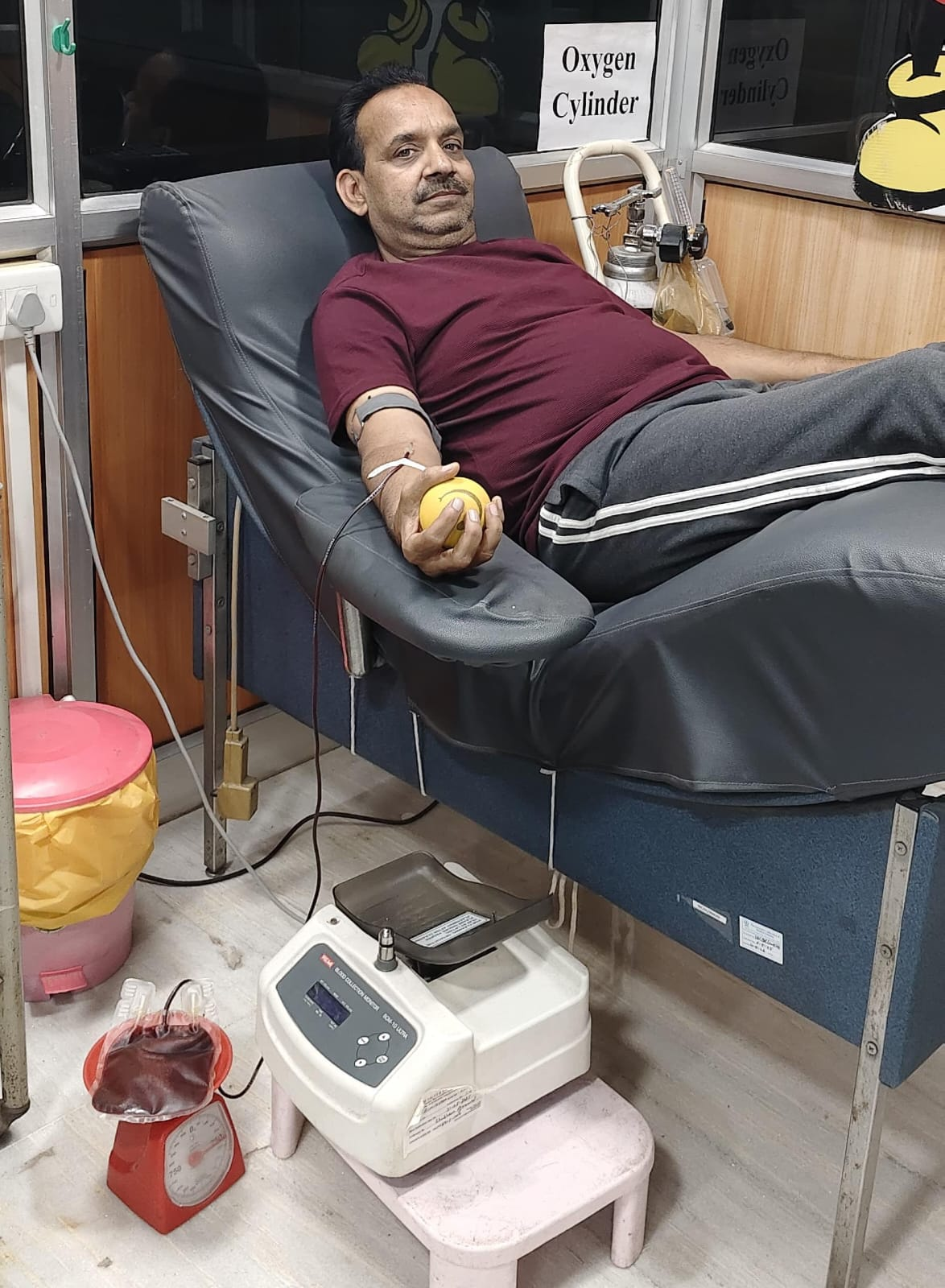 आधी रात नवजात की जान बचाने आगे आए रक्तवीर हर्षमित्र सरूपरिया, रेयर ब्लड ग्रुप ‘O Negative’ देकर रचा मानवता का उदाहरण