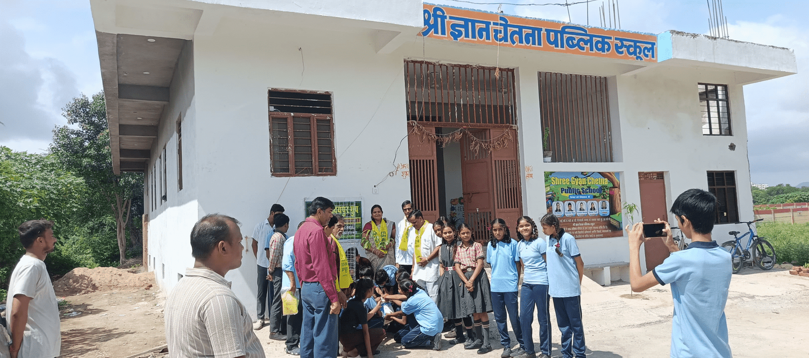 ज्ञान चेतना स्कूल और पारख जी की बाड़ी में वृक्षारोपण, हरा भरा उदयपुर की पहल