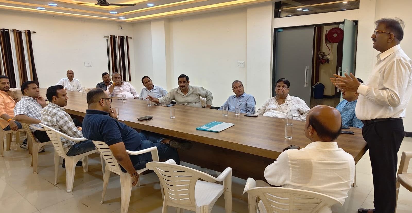 जैन राजनीतिक चेतना मंच की बैठक में राजनीतिक भागीदारी बढ़ाने पर मंथन- जैन बाहुल्य सामान्य सीटों पर जैन प्रत्याशी उतारने की मांग- समाज की राजनीतिक चेतना और एकजुटता को मजबूत करने के लिए व्यापक स्तर पर प्रयास किए जाने चाहिए : आंचलिया
