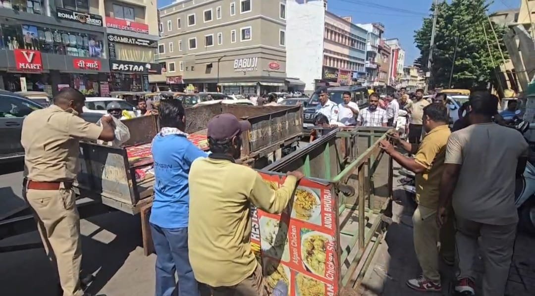 उदयपुर में अतिक्रमण पर नगर निगम का ताबड़तोड़ एक्शन, सूरजपोल में अवैध सामान जब्त
